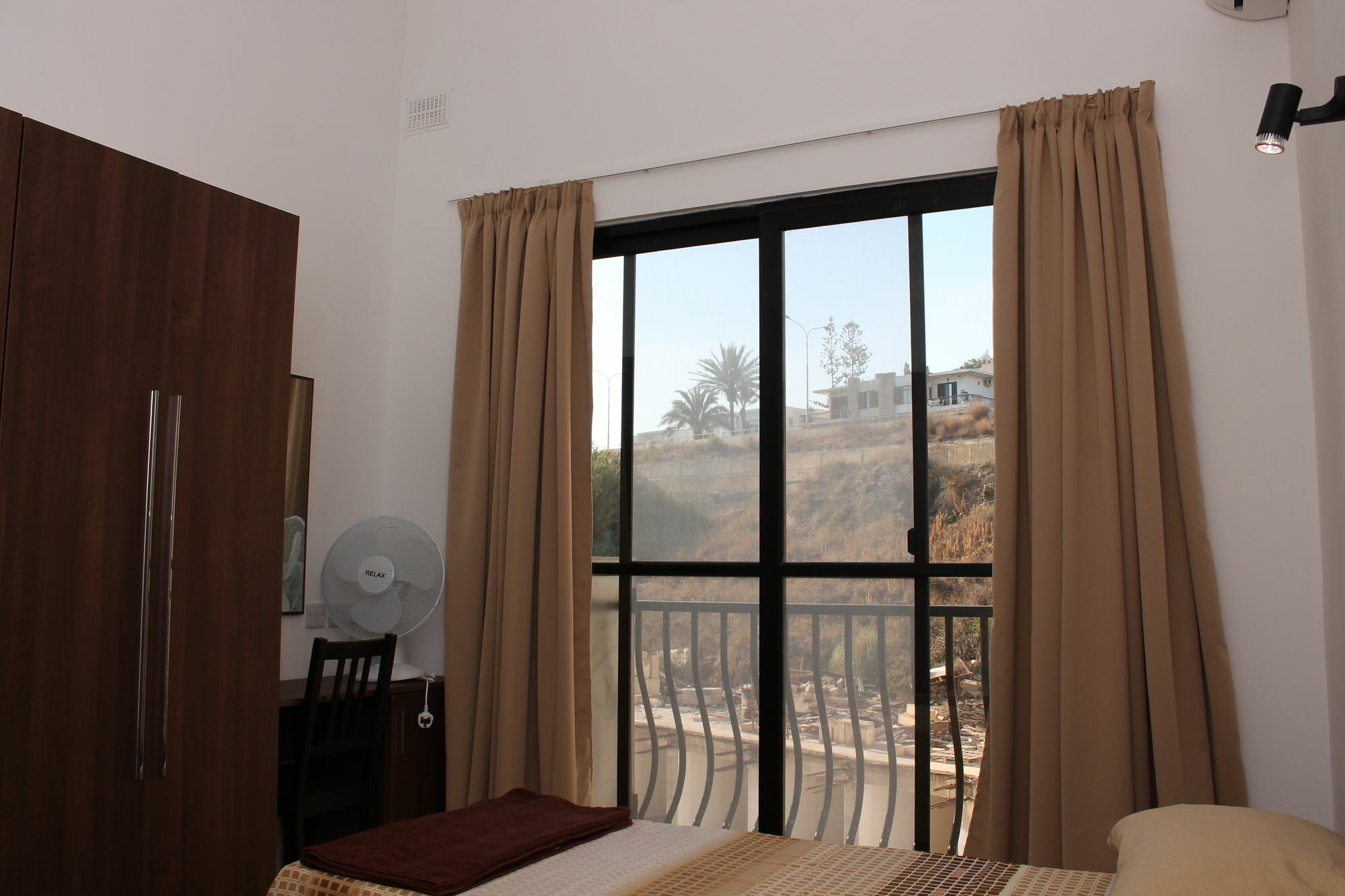 Blue Harbour Seafront 3 Bedroom Apartment, With Spectacular Sea Views From Terrace - By Getawaysmalta Apartamento *